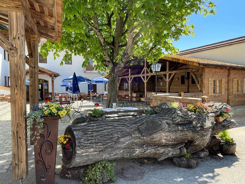 Landgasthaus Zur Linde Pleiskirchen Exterior foto