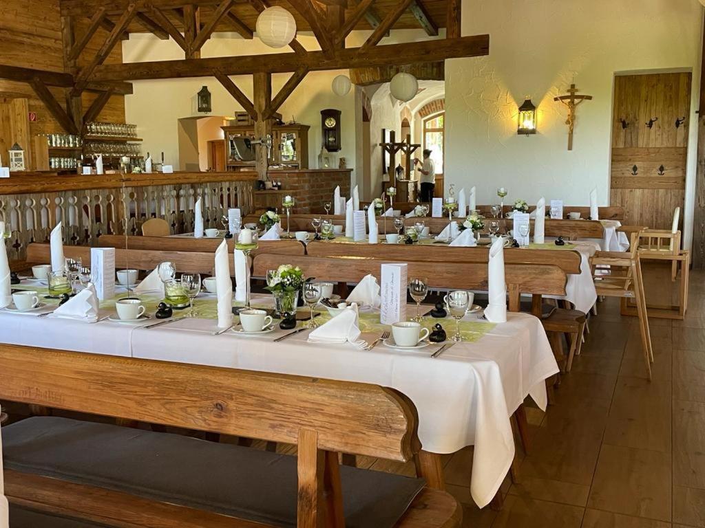 Landgasthaus Zur Linde Pleiskirchen Exterior foto